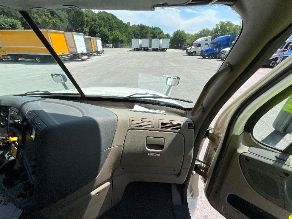 2020 Freightliner Cascadia 125" Sleeper Cab photo 13
