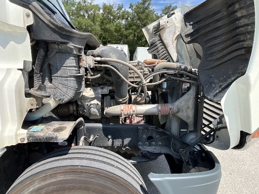 2020 Freightliner Cascadia 125" Sleeper Cab photo 16