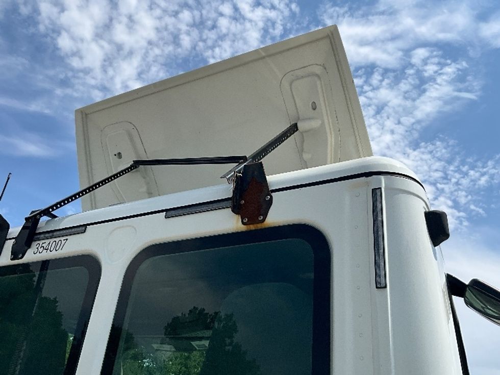2020 Freightliner Cascadia 125" Sleeper Cab photo 17