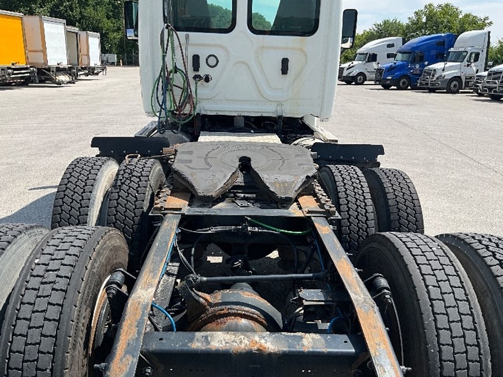 2020 Freightliner Cascadia 125" Sleeper Cab photo 6