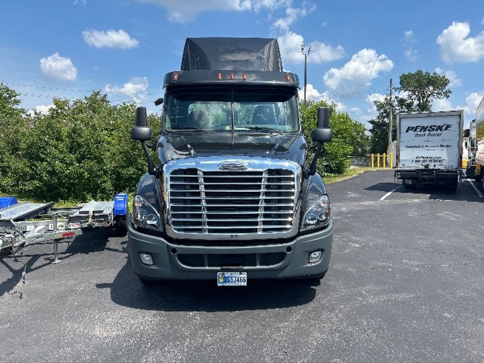 Day Cab Tractor-Heavy Duty Tractors-Freightliner-2020-Cascadia 12564ST-Indianapolis-IN-350,559\n\t\tmiles-$ 49,250 - Image 2
