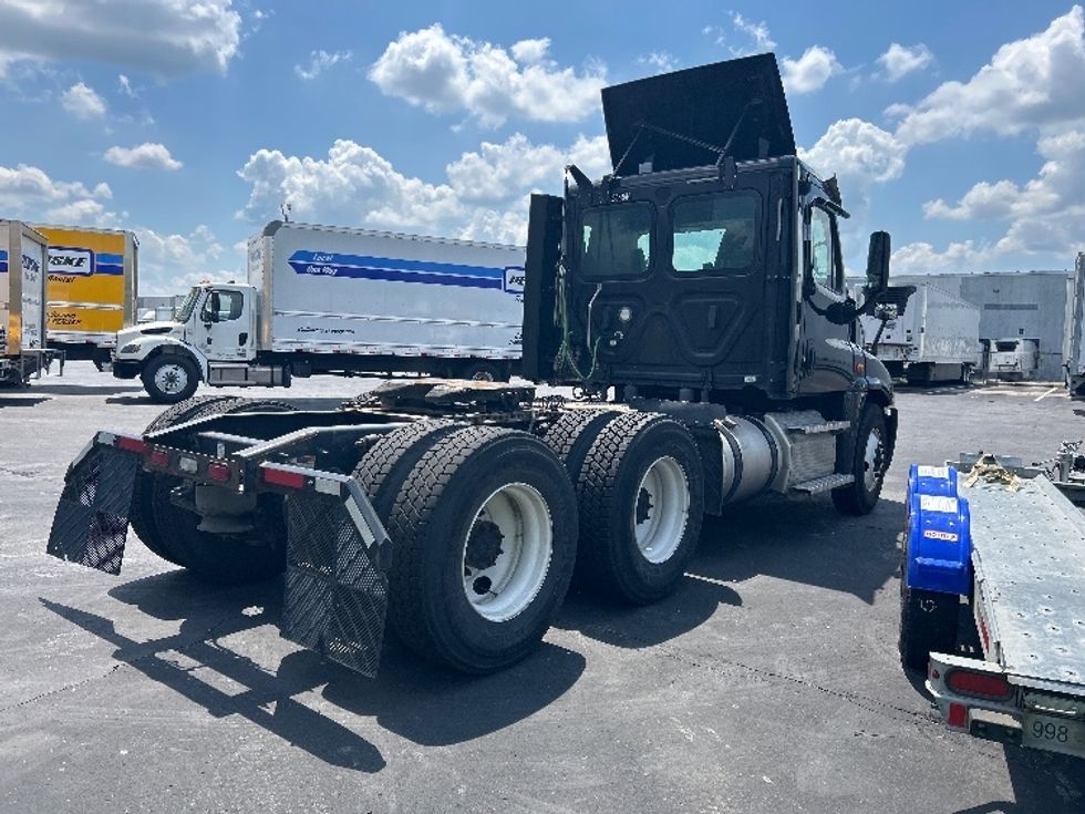 Day Cab Tractor-Heavy Duty Tractors-Freightliner-2020-Cascadia 12564ST-Indianapolis-IN-350,559\n\t\tmiles-$ 49,250 - Image 7