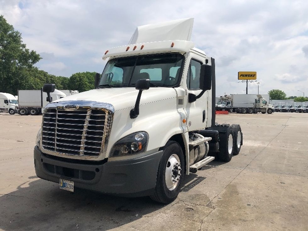Day Cab Tractor-Heavy Duty Tractors-Freightliner-2020-Cascadia 12564ST-Indianapolis-IN-372,000\n\t\tmiles-$ 41,500 - Image 3