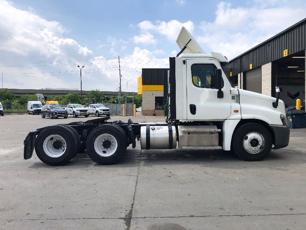 Day Cab Tractor-Heavy Duty Tractors-Freightliner-2020-Cascadia 12564ST-Indianapolis-IN-372,000\n\t\tmiles-$ 41,500 - Image 8