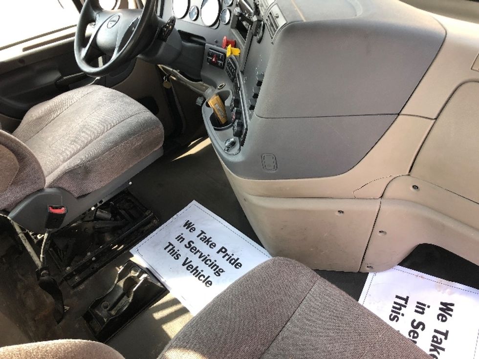 Day Cab Tractor-Heavy Duty Tractors-Freightliner-2020-Cascadia 12564ST-Indianapolis-IN-372,000\n\t\tmiles-$ 49,250 - Image 14