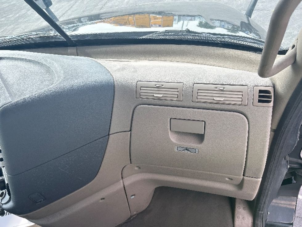 Day Cab Tractor-Heavy Duty Tractors-Freightliner-2020-Cascadia 12564ST-Indianapolis-IN-411,406\n\t\tmiles-$ 41,250 - Image 13