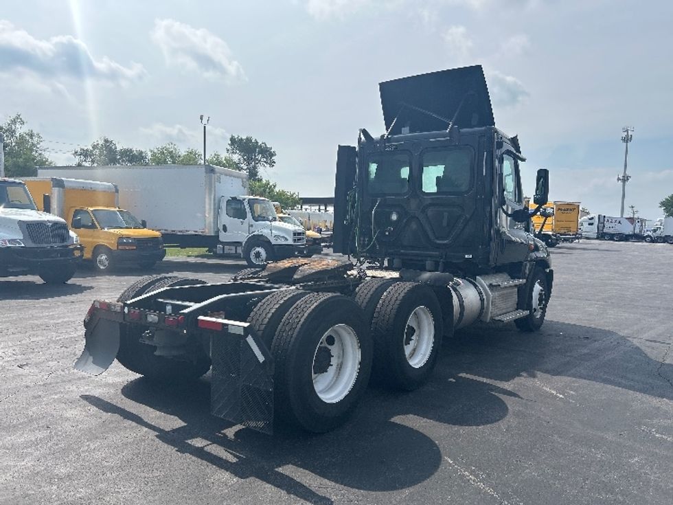 Day Cab Tractor-Heavy Duty Tractors-Freightliner-2020-Cascadia 12564ST-Indianapolis-IN-411,406\n\t\tmiles-$ 41,250 - Image 7