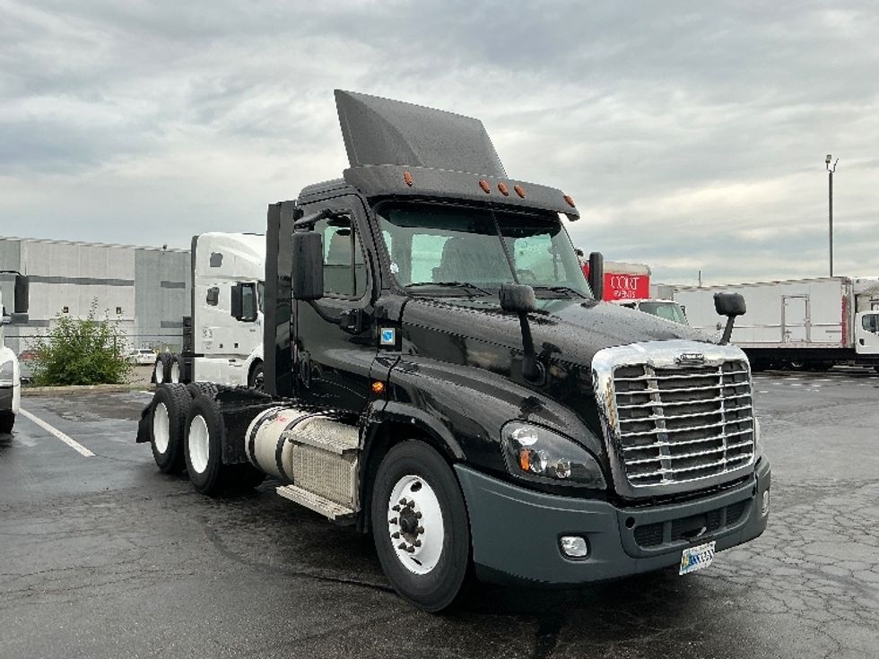 Day Cab Tractor-Heavy Duty Tractors-Freightliner-2020-Cascadia 12564ST-Indianapolis-IN-417,200\n\t\tmiles-$ 45,750 - Image 1