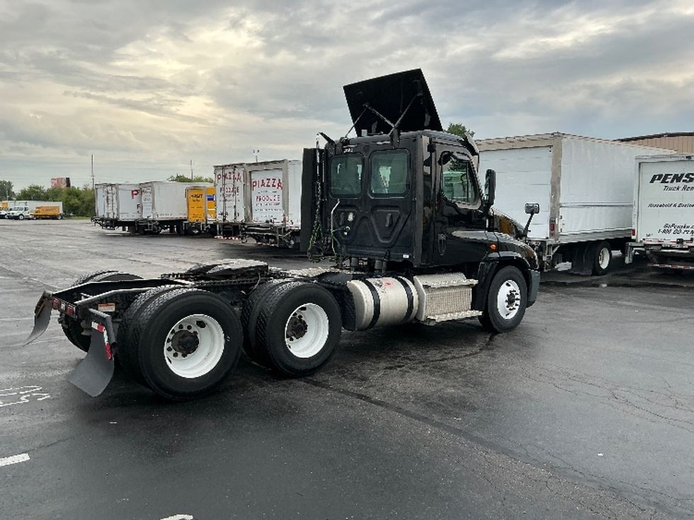 Day Cab Tractor-Heavy Duty Tractors-Freightliner-2020-Cascadia 12564ST-Indianapolis-IN-417,201\n\t\tmiles-$ 41,000 - Image 7