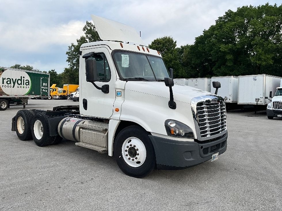 Day Cab Tractor-Heavy Duty Tractors-Freightliner-2020-Cascadia 12564ST-Indianapolis-IN-428,011\n\t\tmiles-$ 40,500 - Image 1