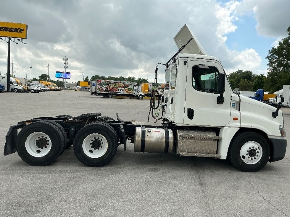 Day Cab Tractor-Heavy Duty Tractors-Freightliner-2020-Cascadia 12564ST-Indianapolis-IN-473,491\n\t\tmiles-$ 36,750 - Image 8