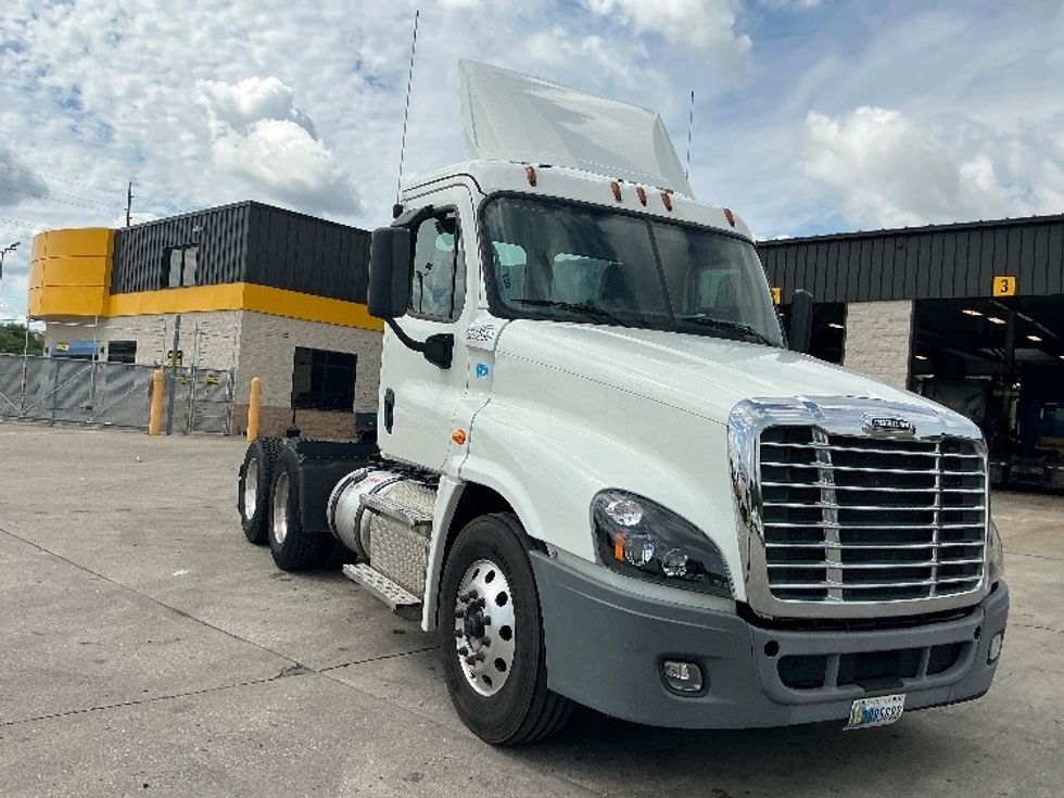 Day Cab Tractor-Heavy Duty Tractors-Freightliner-2020-Cascadia 12564ST-Indianapolis-IN-477,188\n\t\tmiles-$ 43,500 - Image 1