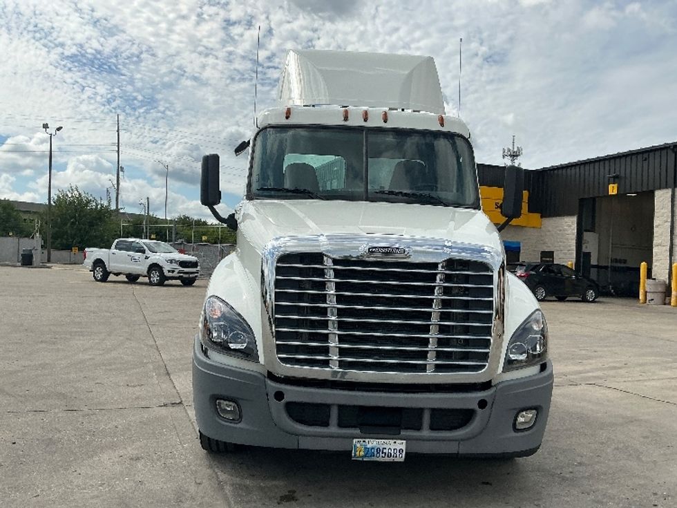 Day Cab Tractor-Heavy Duty Tractors-Freightliner-2020-Cascadia 12564ST-Indianapolis-IN-477,188\n\t\tmiles-$ 43,500 - Image 2