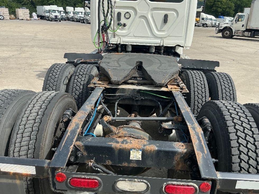 Day Cab Tractor-Heavy Duty Tractors-Freightliner-2020-Cascadia 12564ST-Indianapolis-IN-477,188\n\t\tmiles-$ 43,500 - Image 6