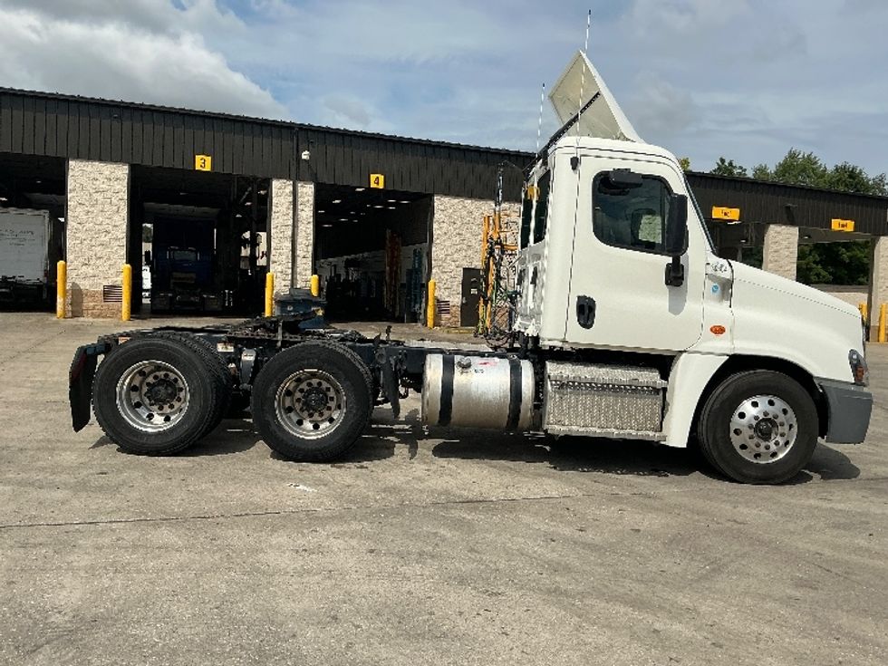 Day Cab Tractor-Heavy Duty Tractors-Freightliner-2020-Cascadia 12564ST-Indianapolis-IN-477,188\n\t\tmiles-$ 43,500 - Image 8