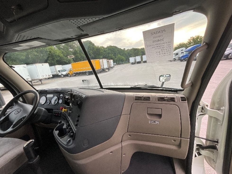 Day Cab Tractor-Heavy Duty Tractors-Freightliner-2020-Cascadia 12564ST-Indianapolis-IN-491,503\n\t\tmiles-$ 35,250 - Image 13