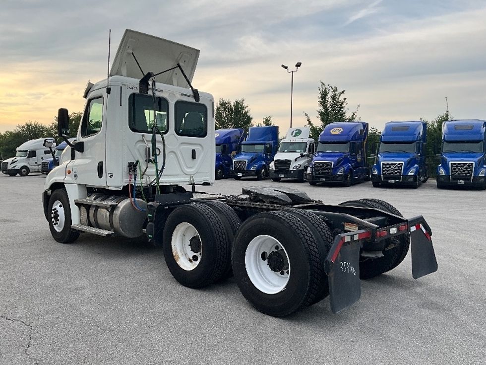 Day Cab Tractor-Heavy Duty Tractors-Freightliner-2020-Cascadia 12564ST-Indianapolis-IN-491,503\n\t\tmiles-$ 35,250 - Image 5