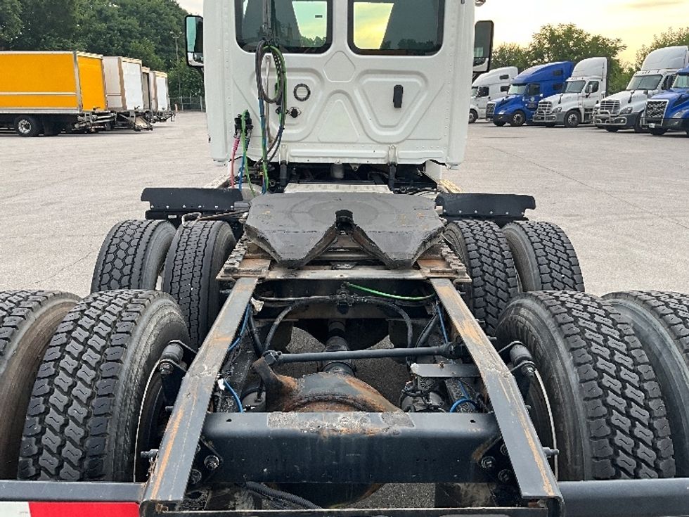 Day Cab Tractor-Heavy Duty Tractors-Freightliner-2020-Cascadia 12564ST-Indianapolis-IN-491,503\n\t\tmiles-$ 35,250 - Image 6