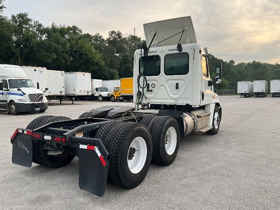 Day Cab Tractor-Heavy Duty Tractors-Freightliner-2020-Cascadia 12564ST-Indianapolis-IN-491,503\n\t\tmiles-$ 35,250 - Image 7