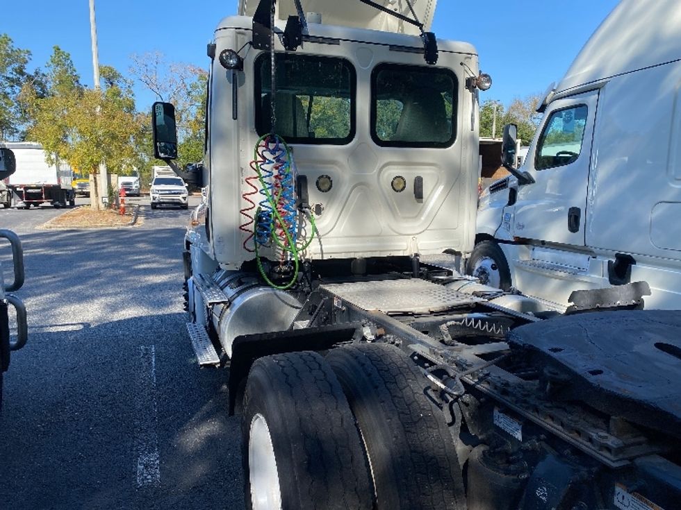 Day Cab Tractor-Heavy Duty Tractors-Freightliner-2020-Cascadia 12564ST-Jacksonville-FL-228,454\n\t\tmiles-$ 52,000 - Image 14