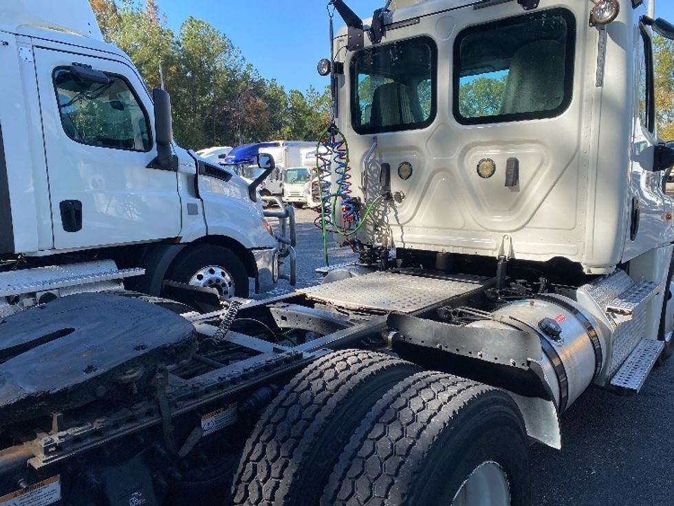 Day Cab Tractor-Heavy Duty Tractors-Freightliner-2020-Cascadia 12564ST-Jacksonville-FL-228,454\n\t\tmiles-$ 52,000 - Image 15