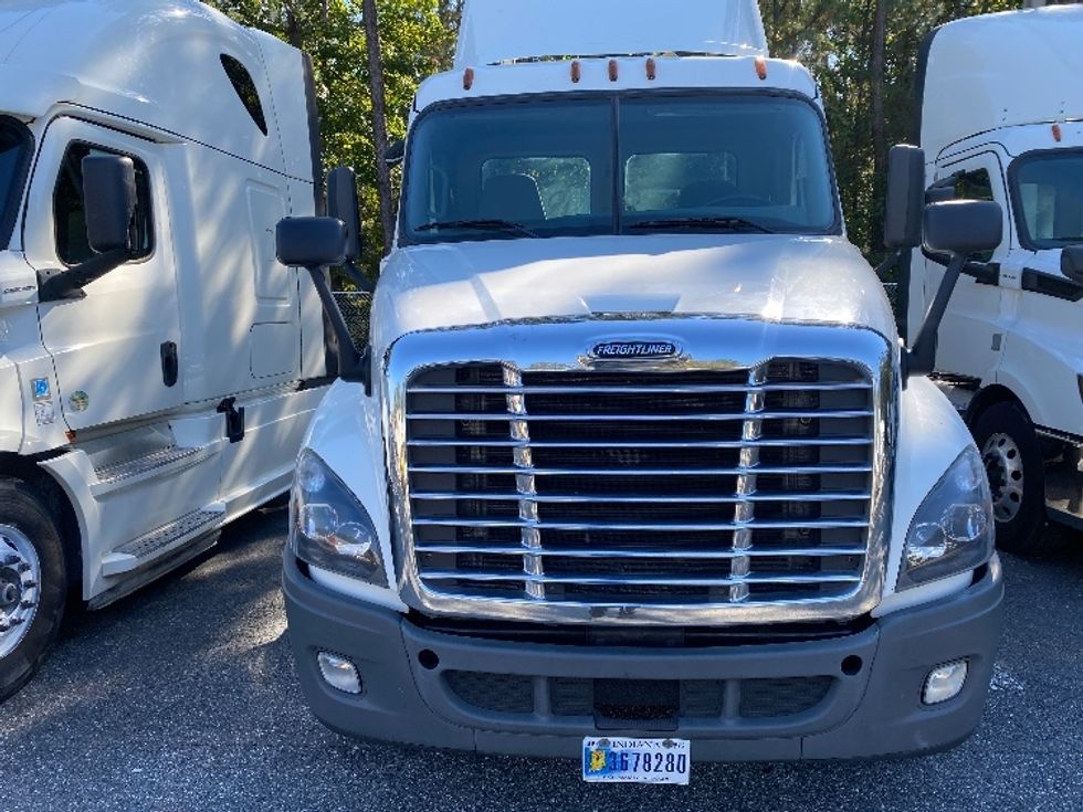 Day Cab Tractor-Heavy Duty Tractors-Freightliner-2020-Cascadia 12564ST-Jacksonville-FL-228,454\n\t\tmiles-$ 52,000 - Image 2