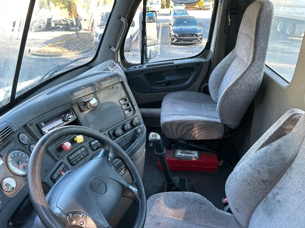 Day Cab Tractor-Heavy Duty Tractors-Freightliner-2020-Cascadia 12564ST-Jacksonville-FL-228,454\n\t\tmiles-$ 52,000 - Image 8