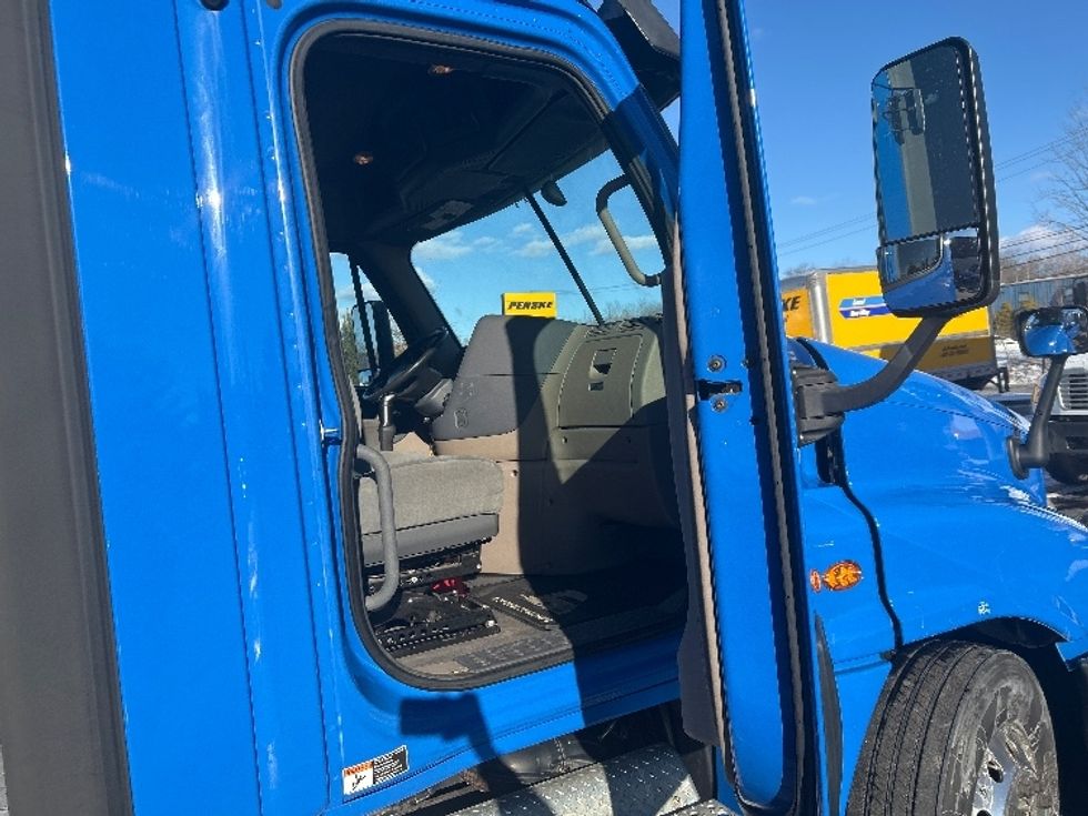 Day Cab Tractor-Heavy Duty Tractors-Freightliner-2020-Cascadia 12564ST-Jessup-PA-416,045\n\t\tmiles-$ 52,500 - Image 12