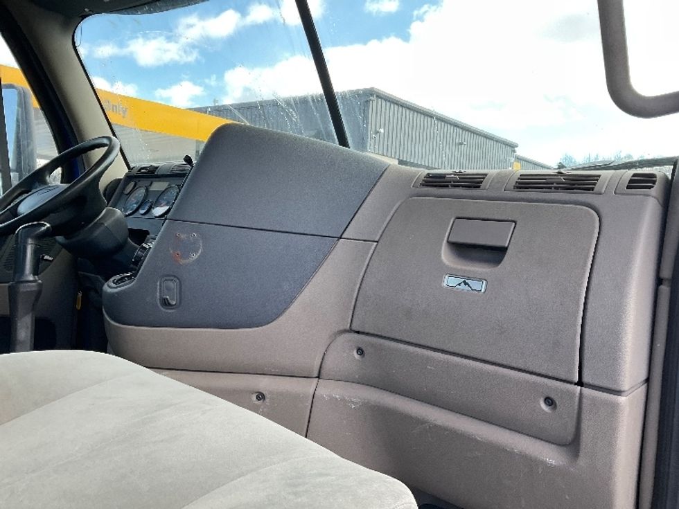 2020 Freightliner Cascadia 125" Sleeper Cab photo 14