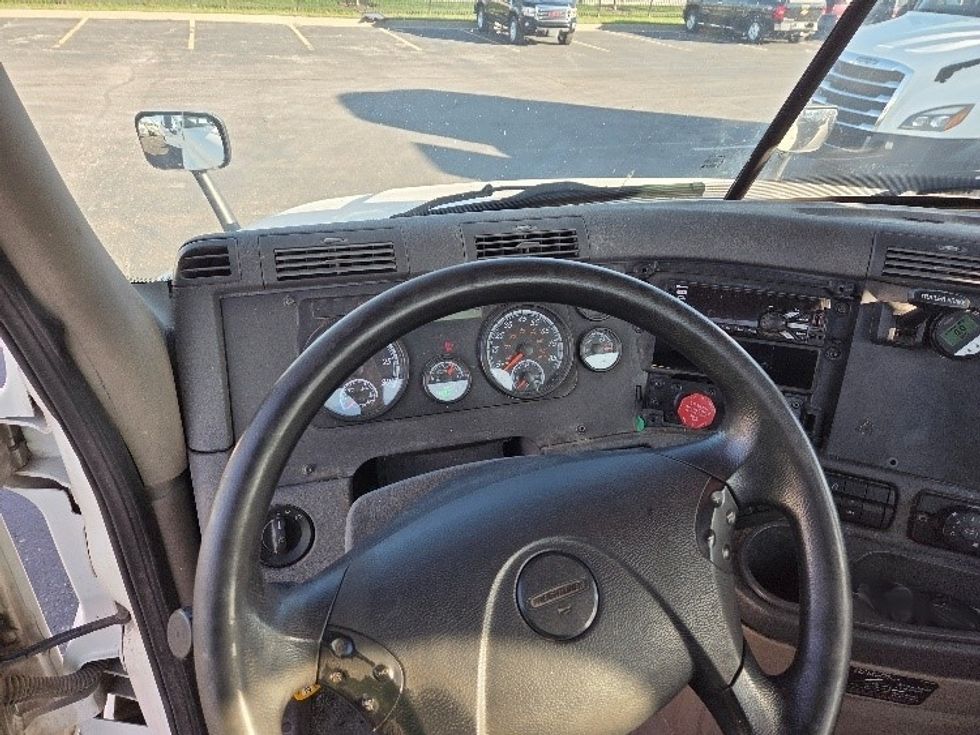 Day Cab Tractor-Heavy Duty Tractors-Freightliner-2020-Cascadia 12564ST-Kansas City-MO-323,629\n\t\tmiles-$ 51,000 - Image 11