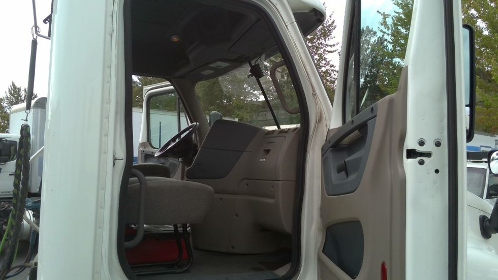 Day Cab Tractor-Heavy Duty Tractors-Freightliner-2020-Cascadia 12564ST-Kent-WA-181,427\n\t\tmiles-$ 63,000 - Image 12