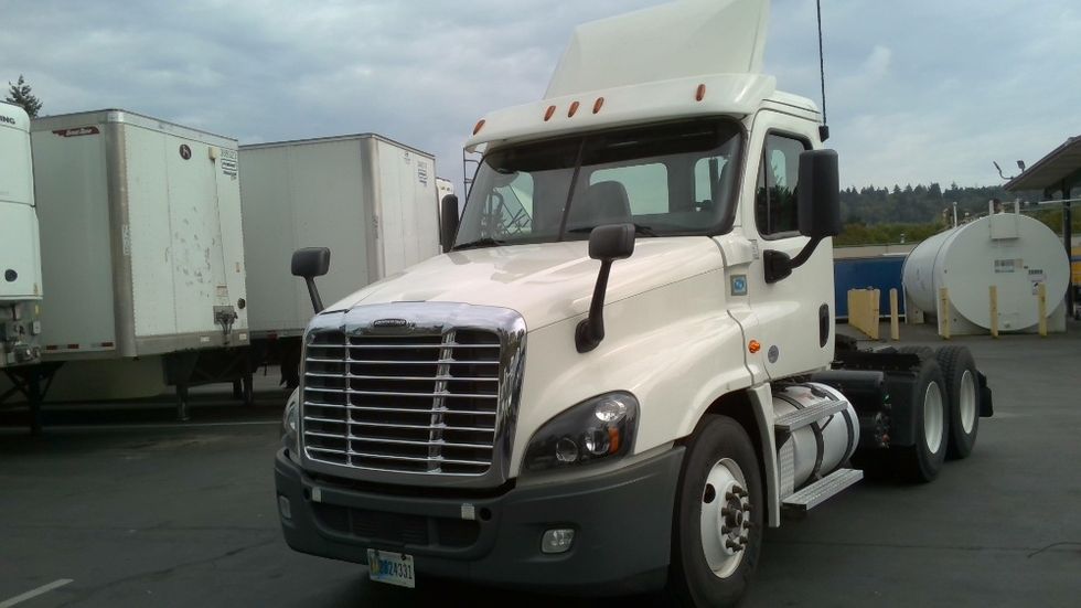 Day Cab Tractor-Heavy Duty Tractors-Freightliner-2020-Cascadia 12564ST-Kent-WA-181,427\n\t\tmiles-$ 63,000 - Image 3