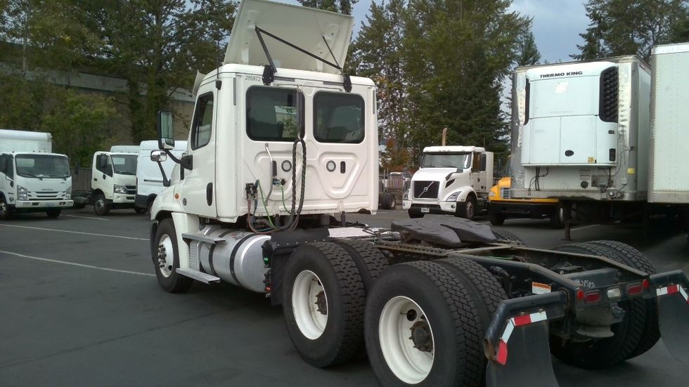 Day Cab Tractor-Heavy Duty Tractors-Freightliner-2020-Cascadia 12564ST-Kent-WA-181,427\n\t\tmiles-$ 63,000 - Image 5