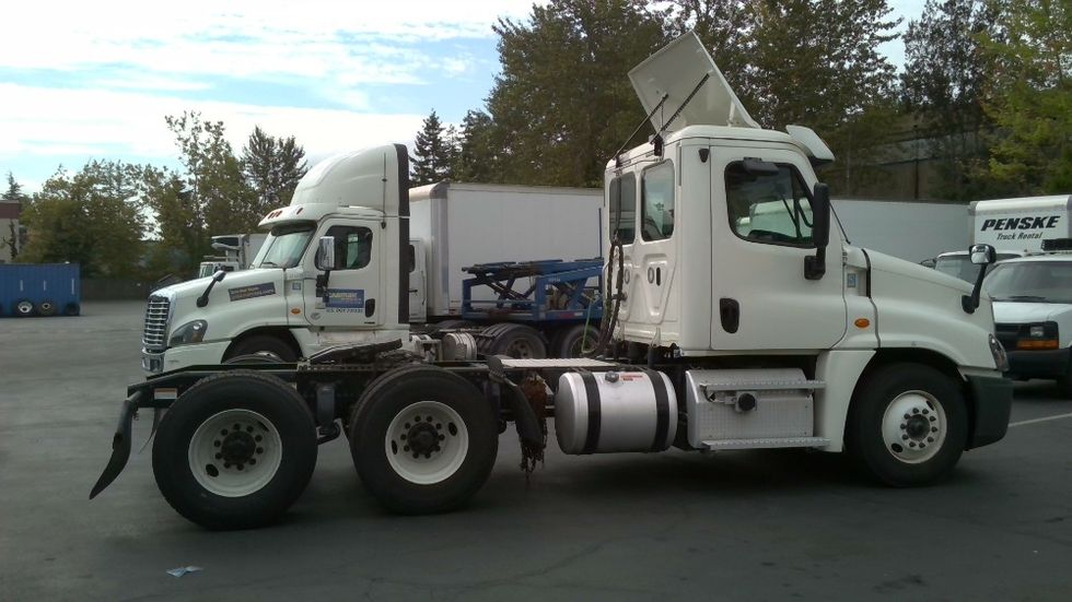 Day Cab Tractor-Heavy Duty Tractors-Freightliner-2020-Cascadia 12564ST-Kent-WA-181,427\n\t\tmiles-$ 63,000 - Image 8