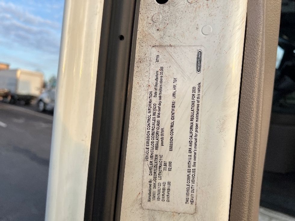 2020 Freightliner Cascadia 125" Sleeper Cab photo 16