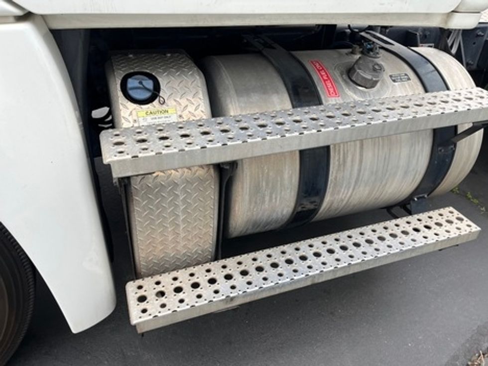 Day Cab Tractor-Heavy Duty Tractors-Freightliner-2020-Cascadia 12564ST-La Mirada-CA-152,023\n\t\tmiles-$ 60,250 - Image 18