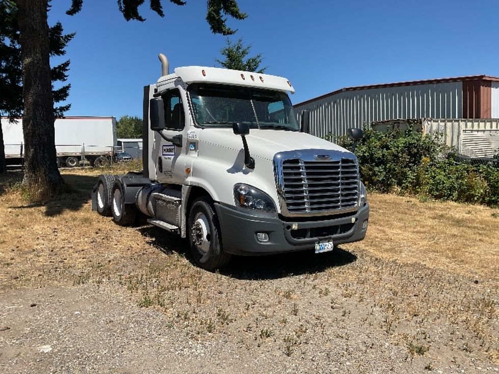 Day Cab Tractor-Heavy Duty Tractors-Freightliner-2020-Cascadia 12564ST-Lacey-WA-268,143\n\t\tmiles-$ 52,000 - Image 1