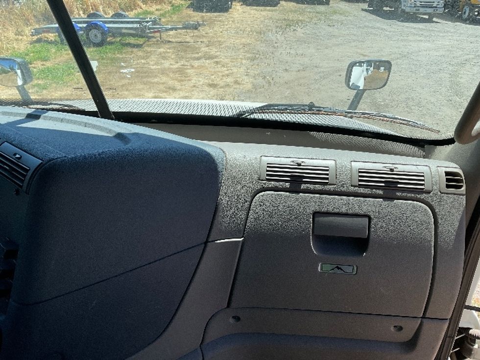 Day Cab Tractor-Heavy Duty Tractors-Freightliner-2020-Cascadia 12564ST-Lacey-WA-268,143\n\t\tmiles-$ 52,000 - Image 13