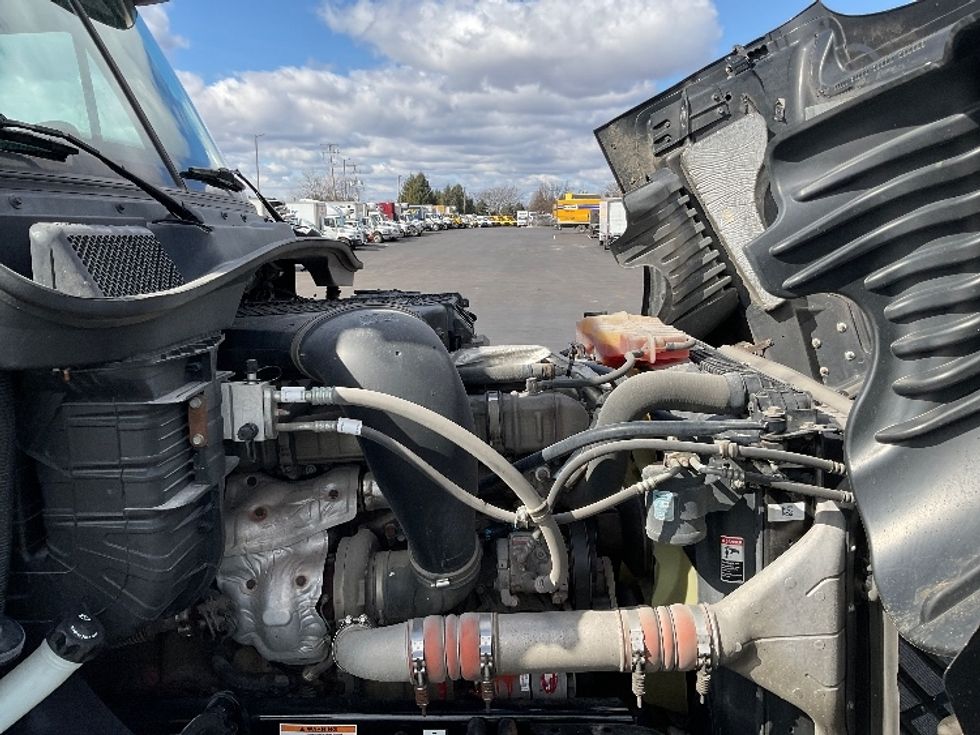 2020 Freightliner Cascadia 125" Sleeper Cab photo 12