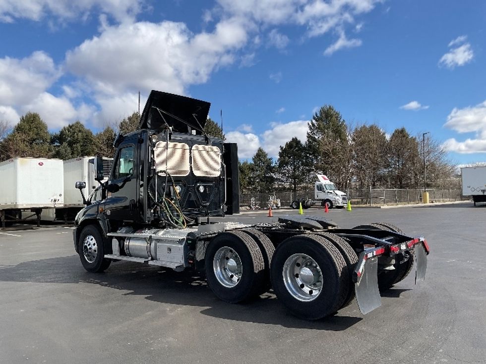 2020 Freightliner Cascadia 125" Sleeper Cab photo 5