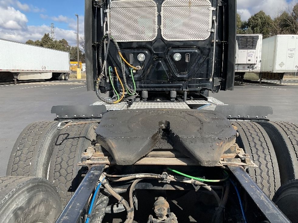 2020 Freightliner Cascadia 125" Sleeper Cab photo 6