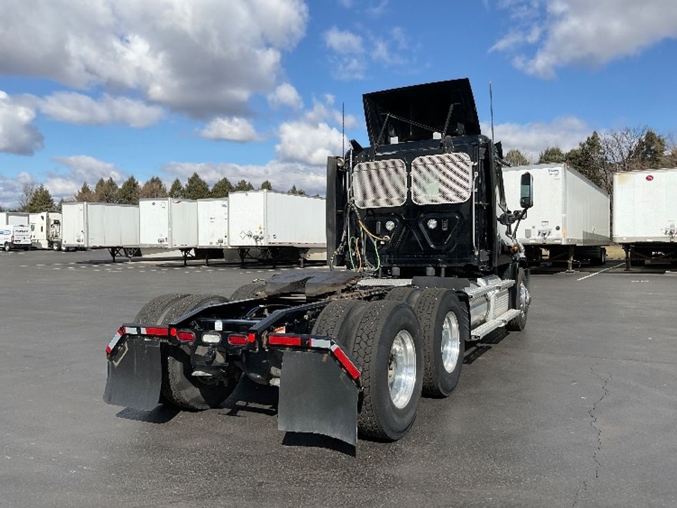 2020 Freightliner Cascadia 125" Sleeper Cab photo 7