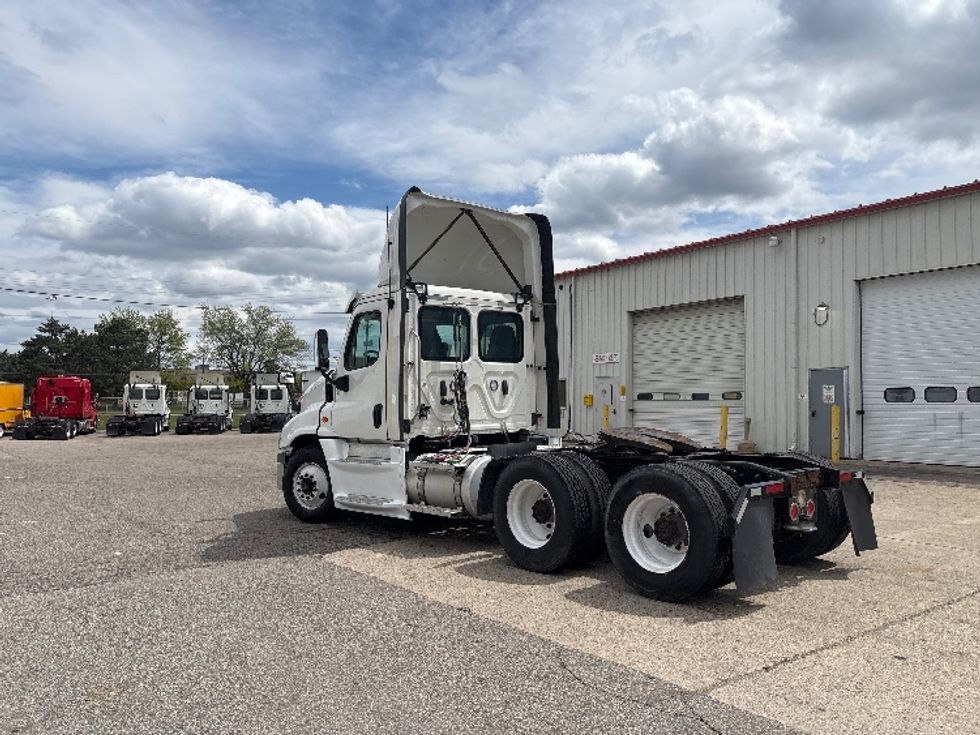 Day Cab Tractor-Heavy Duty Tractors-Freightliner-2020-Cascadia 12564ST-Lansing-MI-549,078\n\t\tmiles-$ 29,750 - Image 5