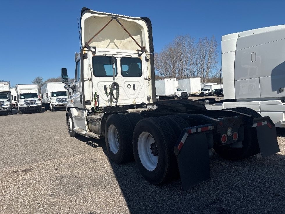 Day Cab Tractor-Heavy Duty Tractors-Freightliner-2020-Cascadia 12564ST-Lansing-MI-651,546\n\t\tmiles-$ 26,750 - Image 5