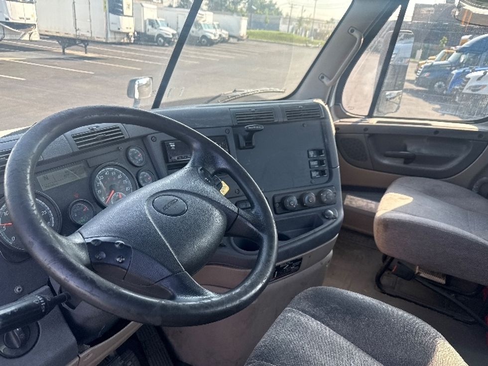 Day Cab Tractor-Heavy Duty Tractors-Freightliner-2020-Cascadia 12564ST-Linden-NJ-258,546\n\t\tmiles-$ 54,250 - Image 10