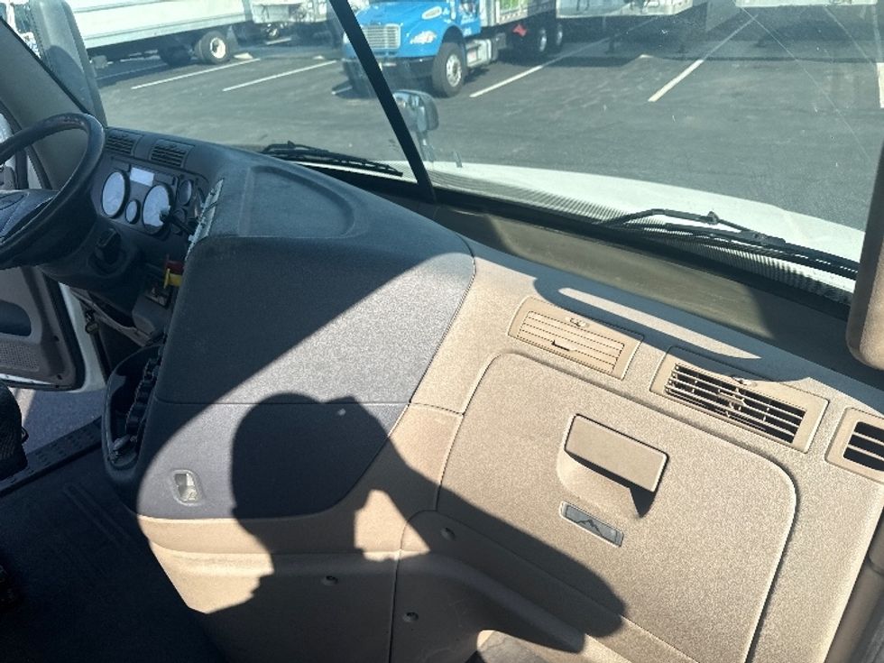 Day Cab Tractor-Heavy Duty Tractors-Freightliner-2020-Cascadia 12564ST-Linden-NJ-258,546\n\t\tmiles-$ 54,250 - Image 13