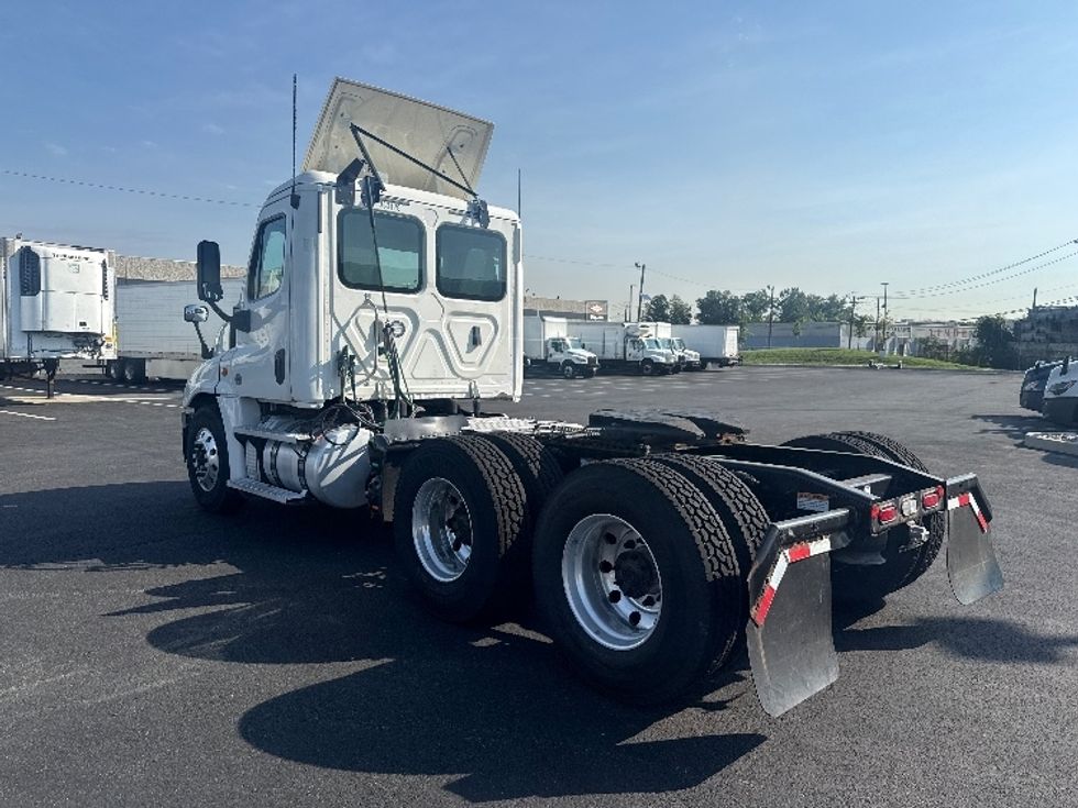 Day Cab Tractor-Heavy Duty Tractors-Freightliner-2020-Cascadia 12564ST-Linden-NJ-258,546\n\t\tmiles-$ 54,250 - Image 5