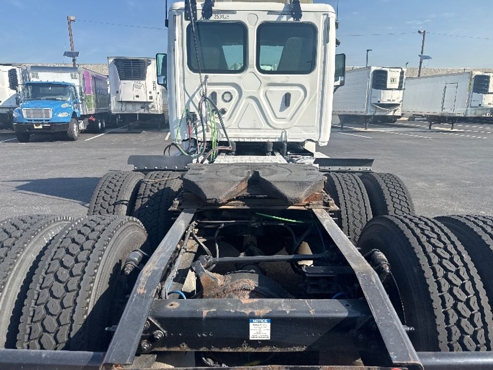 Day Cab Tractor-Heavy Duty Tractors-Freightliner-2020-Cascadia 12564ST-Linden-NJ-258,546\n\t\tmiles-$ 54,250 - Image 6