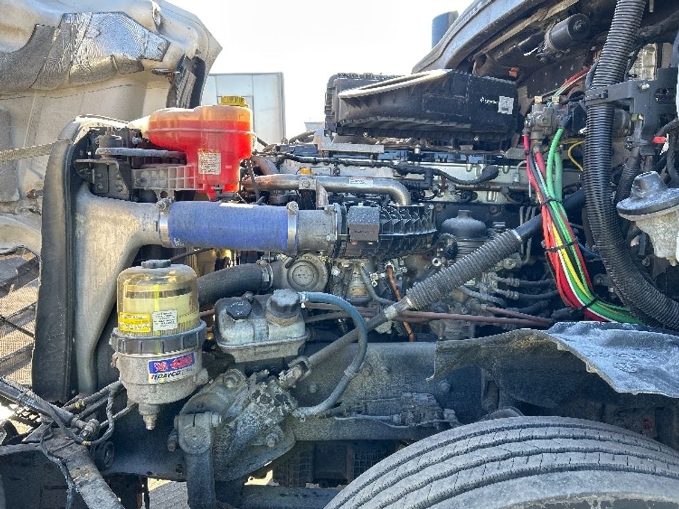 Day Cab Tractor-Heavy Duty Tractors-Freightliner-2020-Cascadia 12564ST-Londonderry-NH-470,027\n\t\tmiles-$ 37,750 - Image 16