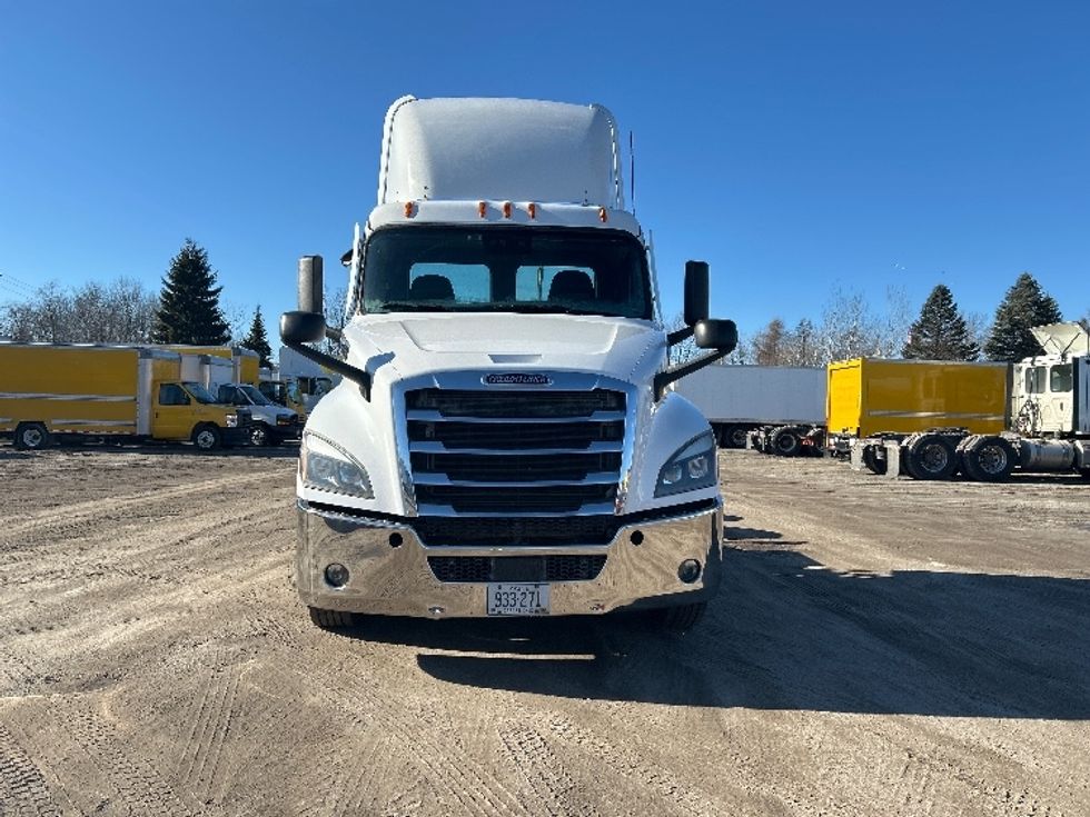 Day Cab Tractor-Heavy Duty Tractors-Freightliner-2020-Cascadia 12564ST-Londonderry-NH-470,027\n\t\tmiles-$ 37,750 - Image 2